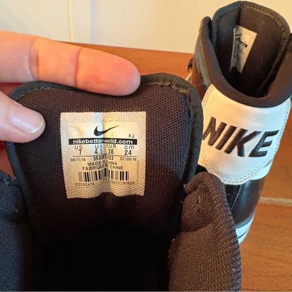 Nike Sweet Classic High Women's Size 7 Black White Patent Shiny Shoes 354697-022 - Picture 4 of 5